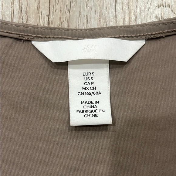 H&M Women's Beige Tank Top - Picture 2 of 3